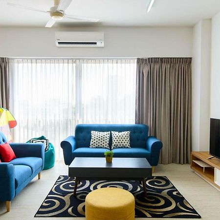 By The Sea Beach Front Apartment Бату Феринги Екстериор снимка