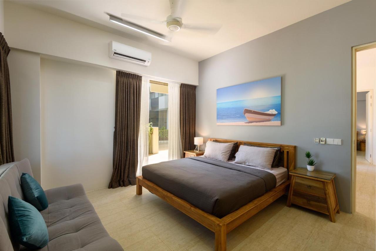 By The Sea Beach Front Apartment Бату Феринги Екстериор снимка