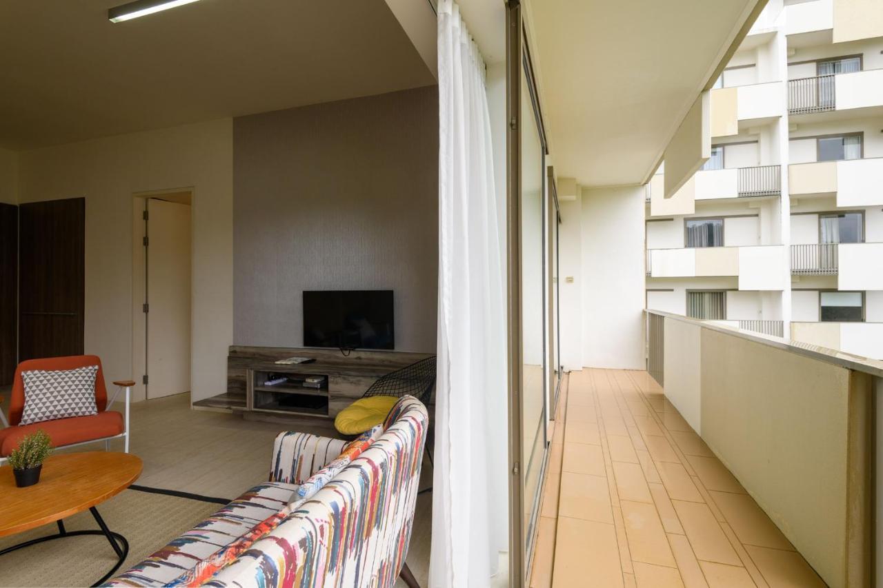 By The Sea Beach Front Apartment Бату Феринги Екстериор снимка