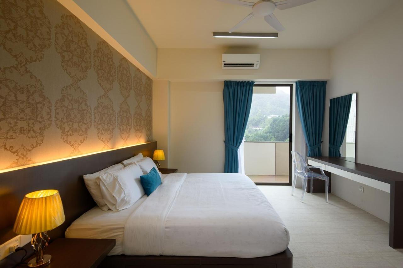 By The Sea Beach Front Apartment Бату Феринги Екстериор снимка