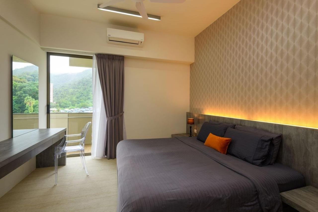 By The Sea Beach Front Apartment Бату Феринги Екстериор снимка