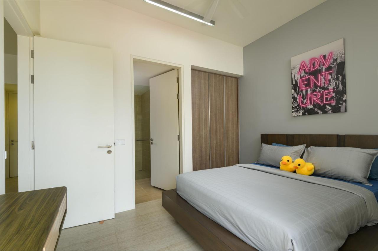 By The Sea Beach Front Apartment Бату Феринги Екстериор снимка