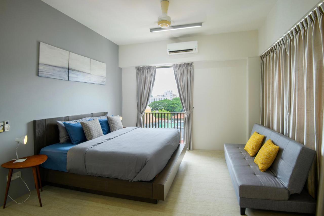 By The Sea Beach Front Apartment Бату Феринги Екстериор снимка