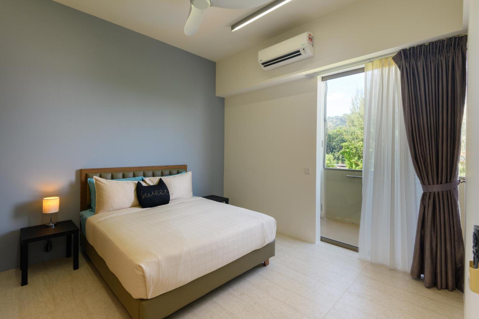 By The Sea Beach Front Apartment Бату Феринги Екстериор снимка