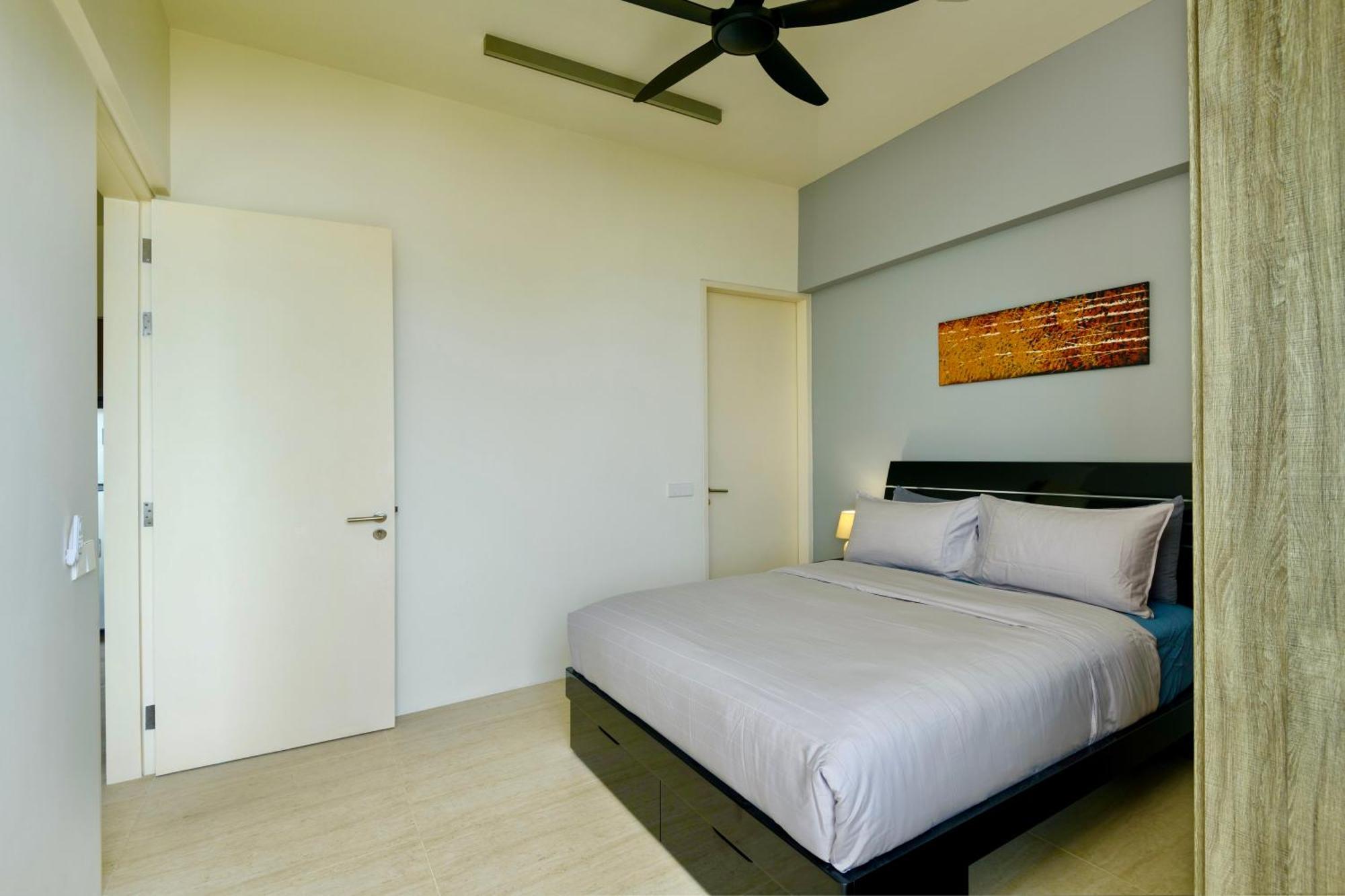 By The Sea Beach Front Apartment Бату Феринги Екстериор снимка