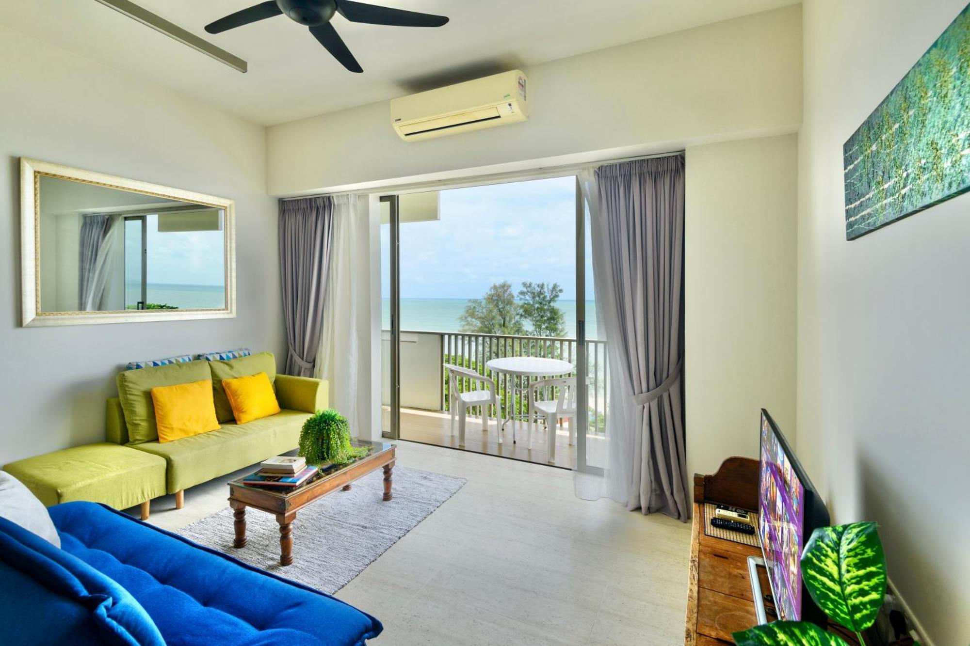 By The Sea Beach Front Apartment Бату Феринги Екстериор снимка