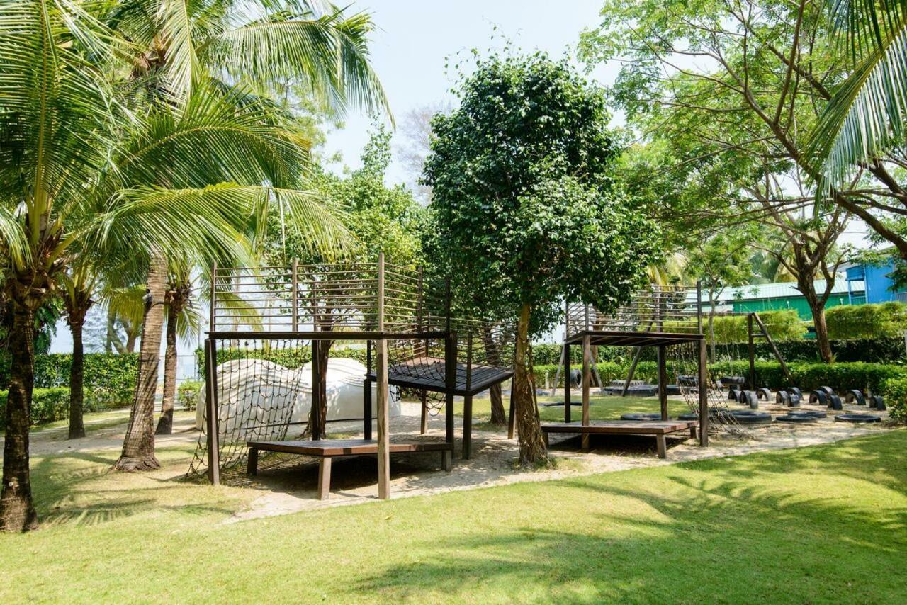 By The Sea Beach Front Apartment Бату Феринги Екстериор снимка