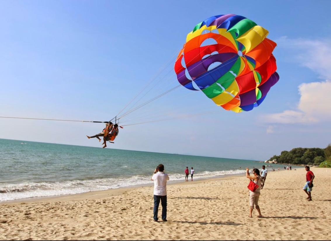 By The Sea Beach Front Apartment Бату Феринги Екстериор снимка
