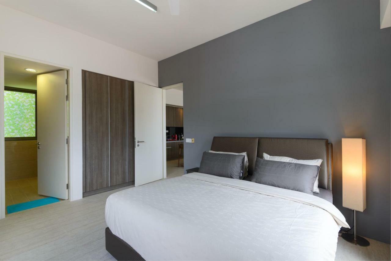 By The Sea Beach Front Apartment Бату Феринги Екстериор снимка