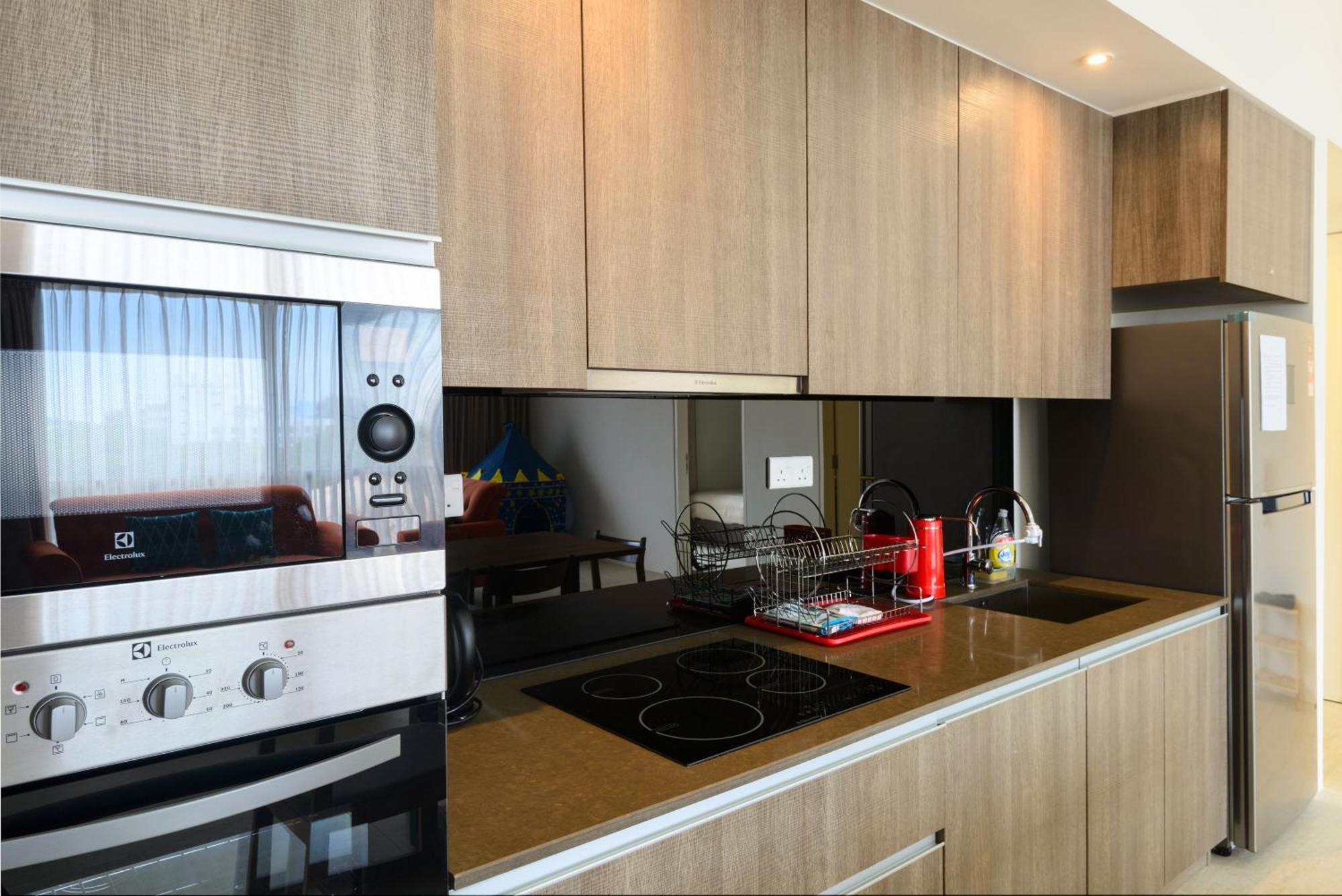 By The Sea Beach Front Apartment Бату Феринги Екстериор снимка