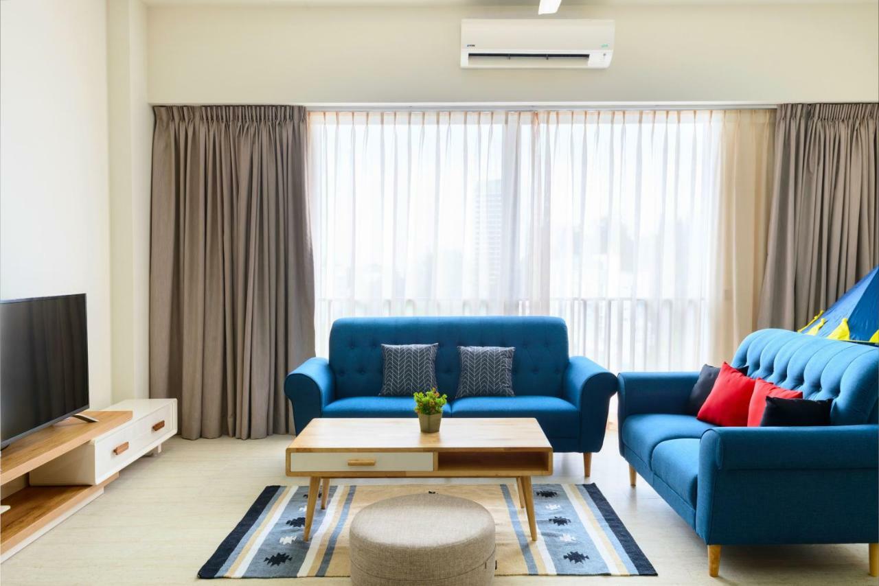 By The Sea Beach Front Apartment Бату Феринги Екстериор снимка
