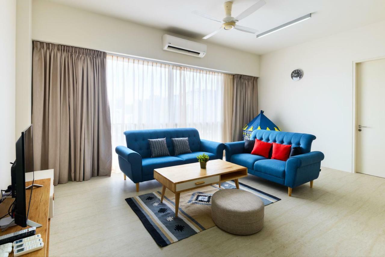By The Sea Beach Front Apartment Бату Феринги Екстериор снимка